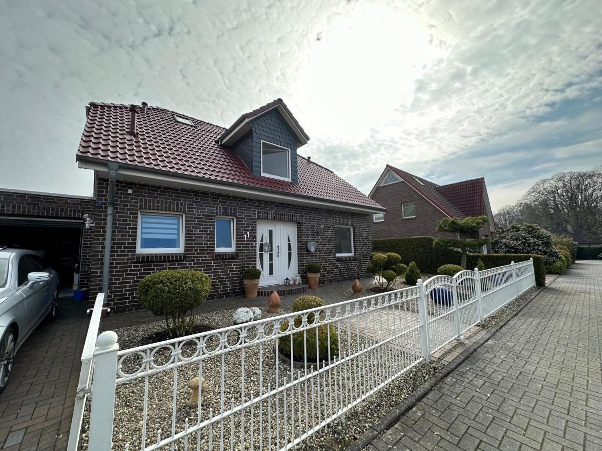 Ferienwohnung Am Hafen Ruestersiel Wilhelmshaven Esterno foto